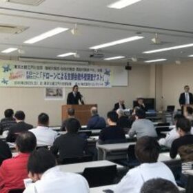 当社代表の鈴木の講演の様子