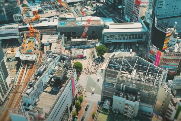 日本初！？渋谷公園通りでドローン空撮を行いました！