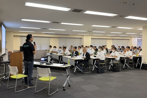 東京洋友会主催の研修会で『建設業界におけるドローン活用事例』の講演を行いました！