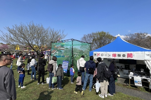 足立区の『千本桜まつり』にでドローン体験会を実施しました！