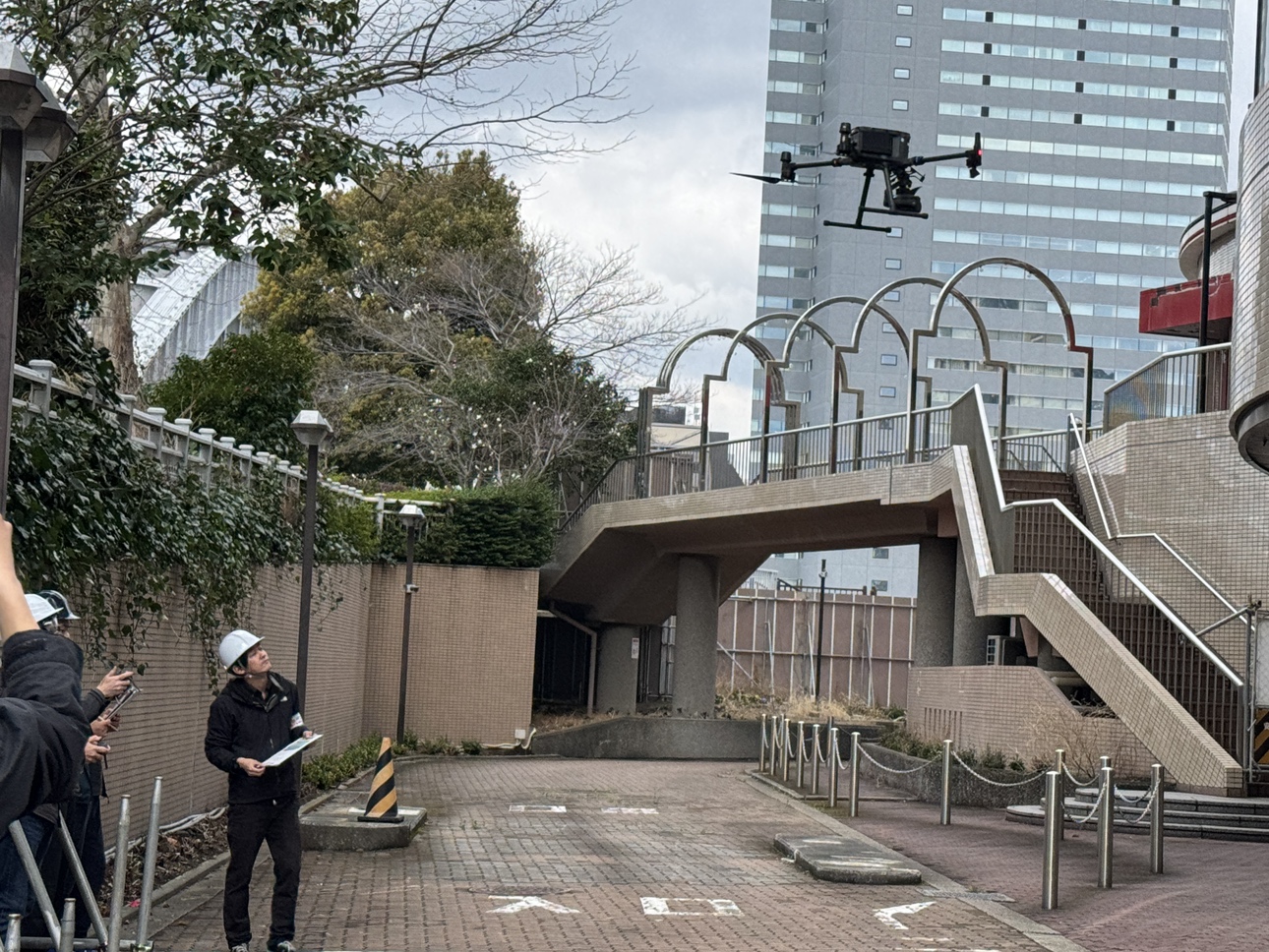 ドローンによる建物外壁の点検実習